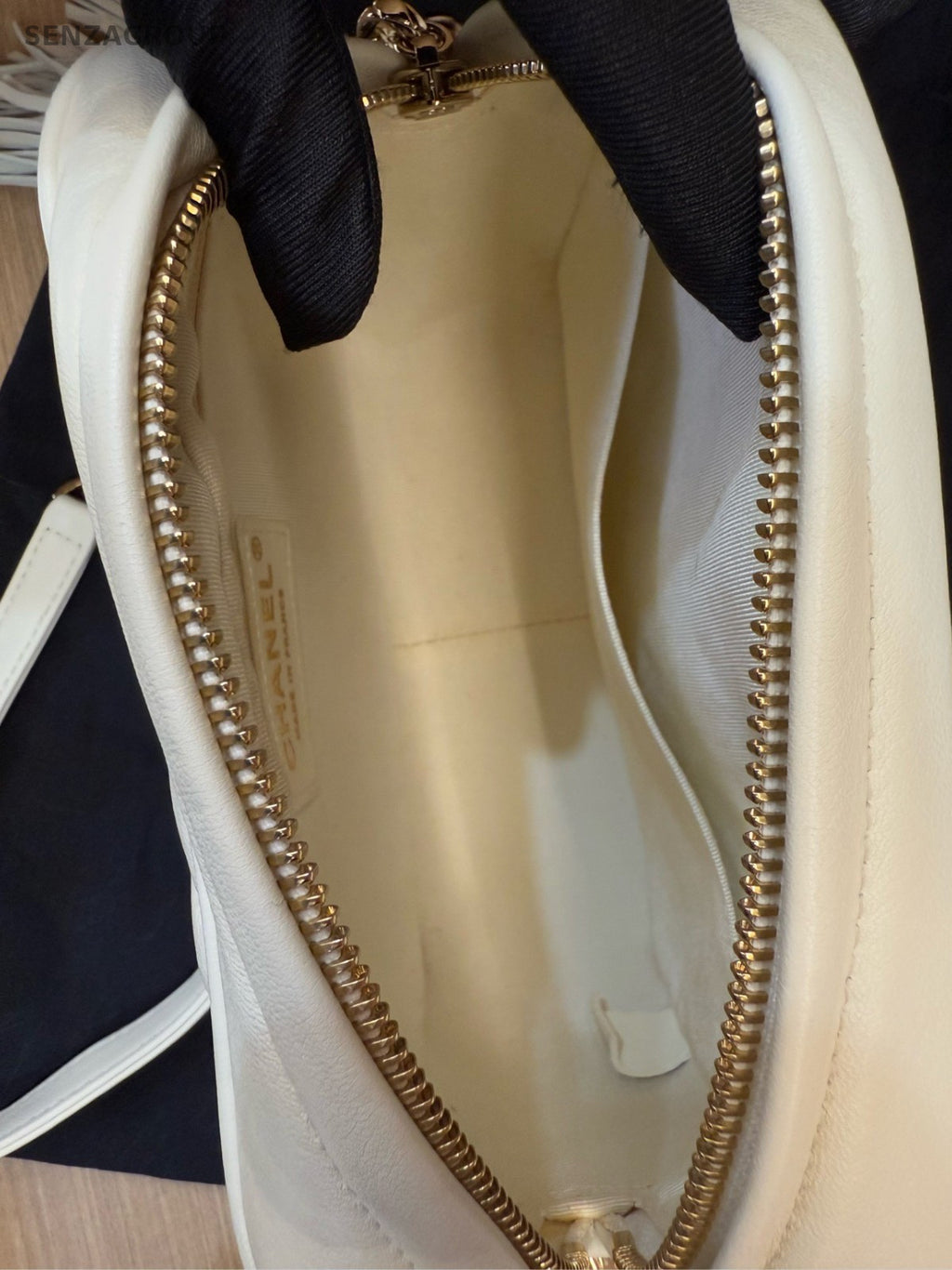 CHANEL Camera bag Diamond pattern White Chain Shoulder bag