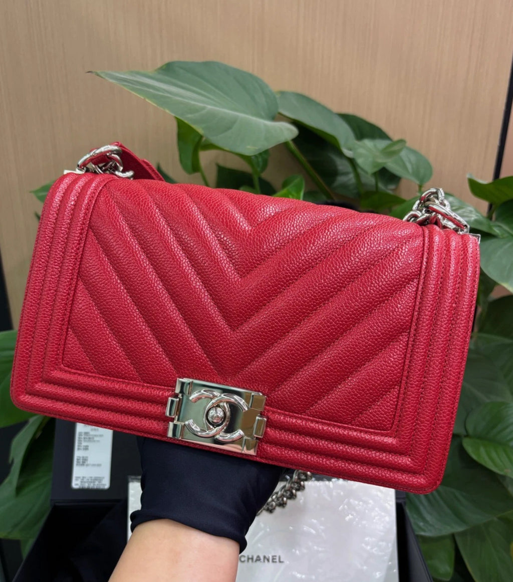 Chanel Leboy Chevron MM Calfskin Shoulder Bag Crossbody Bag Red Women Fashion