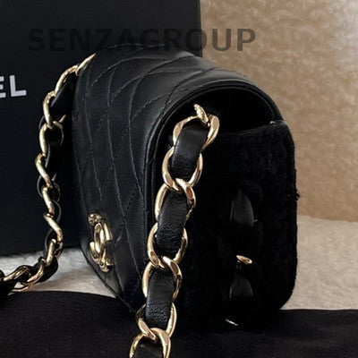 CHANEL 22 Black Calfskin Quilted Camera Bag with Gold Chain Strap
