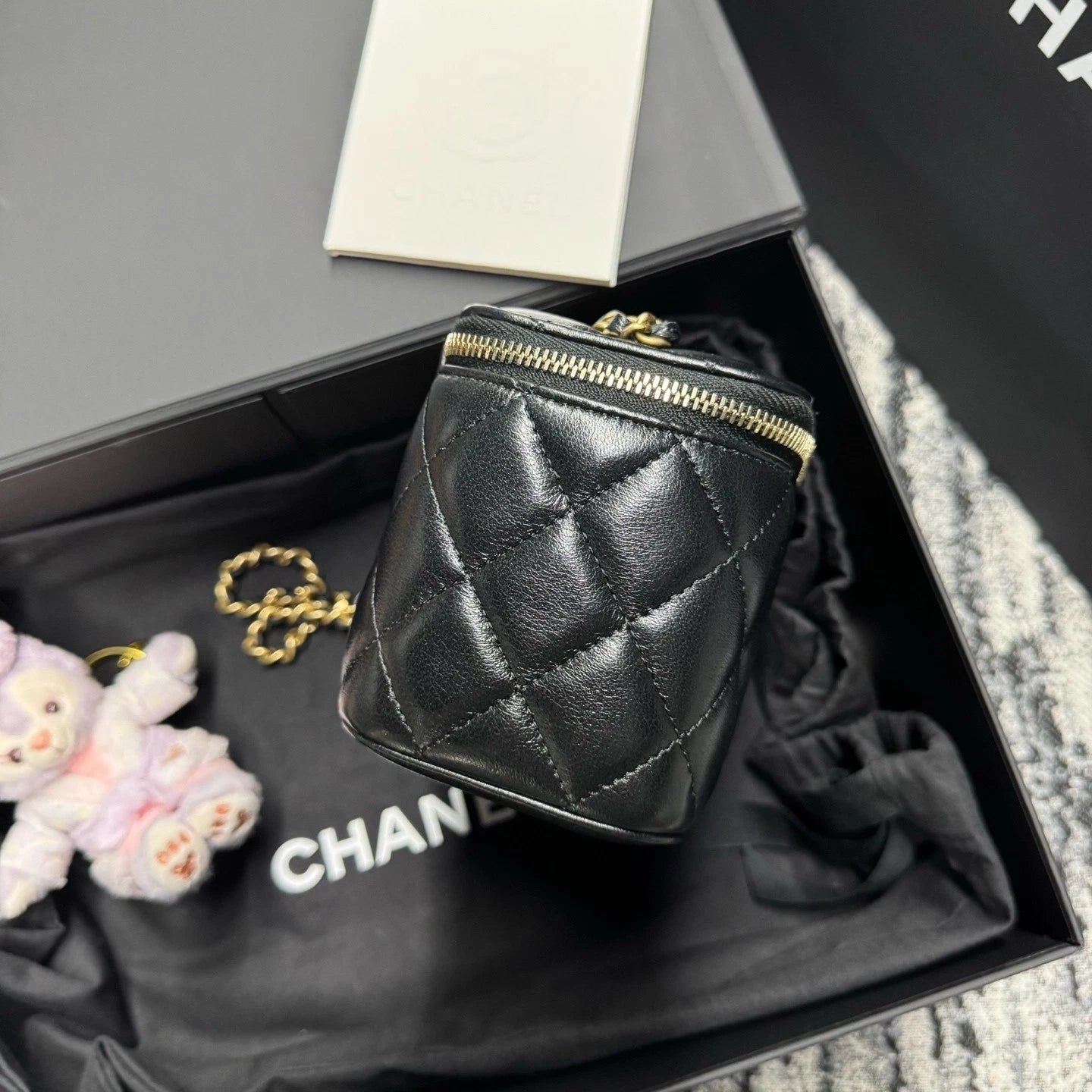 Chanel Vanity Gold Crossbody Chain Bag Excellent