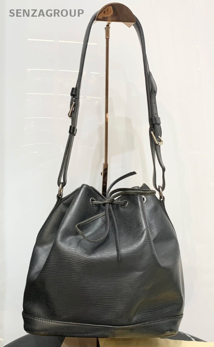 Louis Vuitton Vintage Bucket Drawstring Epi Leather Shoulder bag Black Women