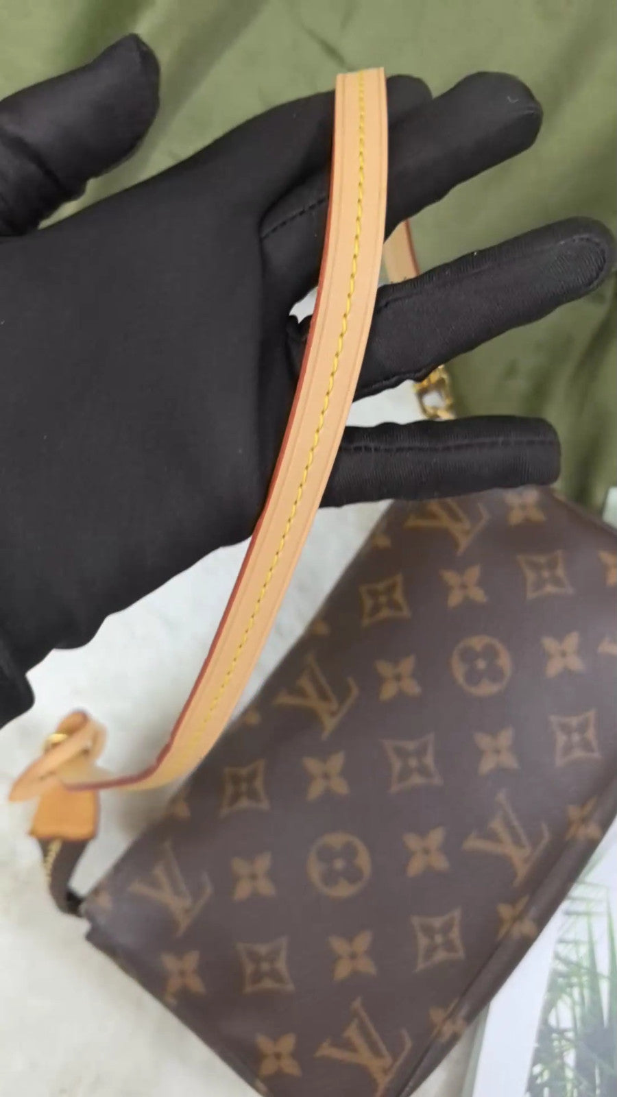 Louis Vuitton Monogram Pochette Accessories Shoulder Handbag Women Handbag