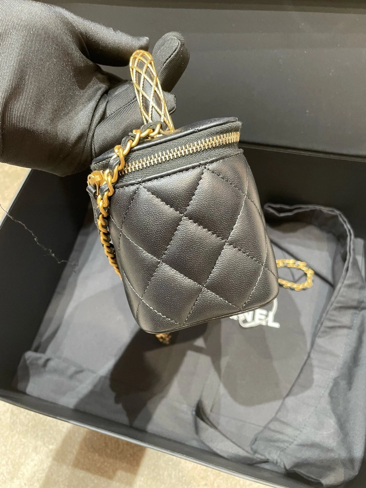 CHANEL Lambskin Metal Handle Vanity Case Bag For Women
