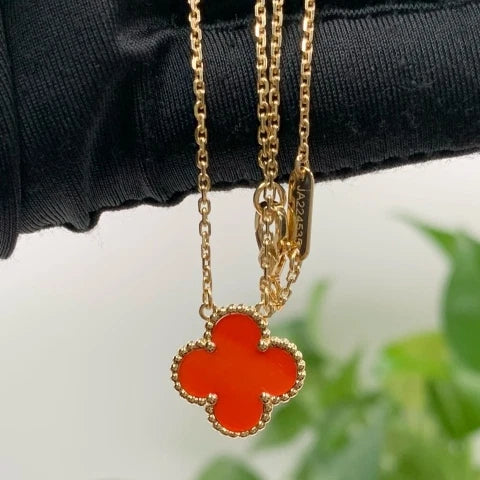 Excellent Van Cleef &amp; Arpels Vintage Alhambra Carnelian Pendant Necklace18k YG