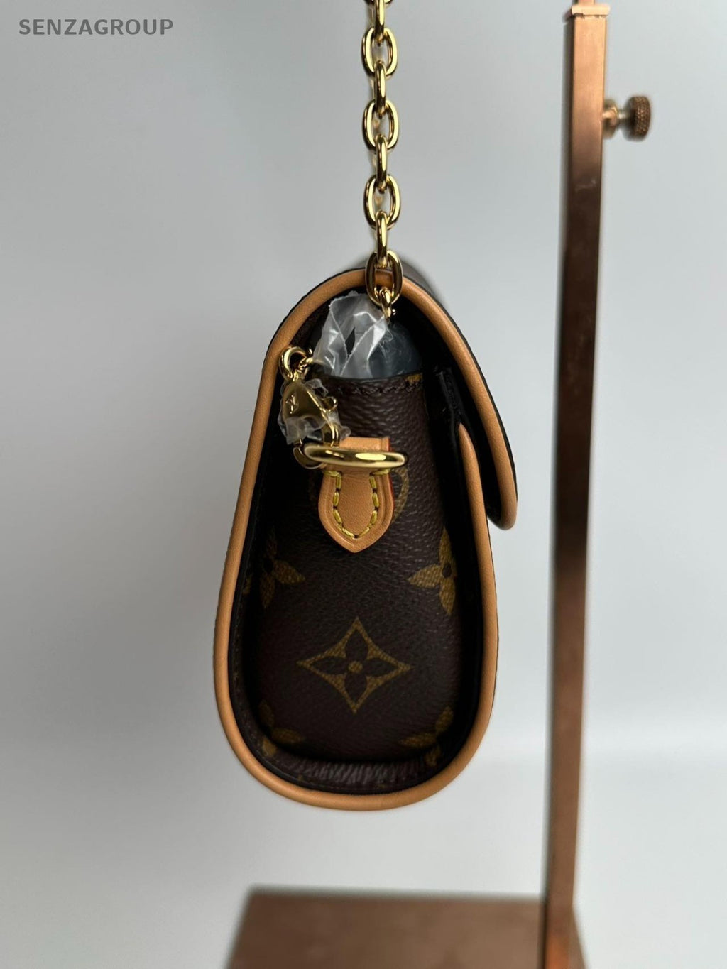 SJ0001  Louis Vuitton Pochette Camille