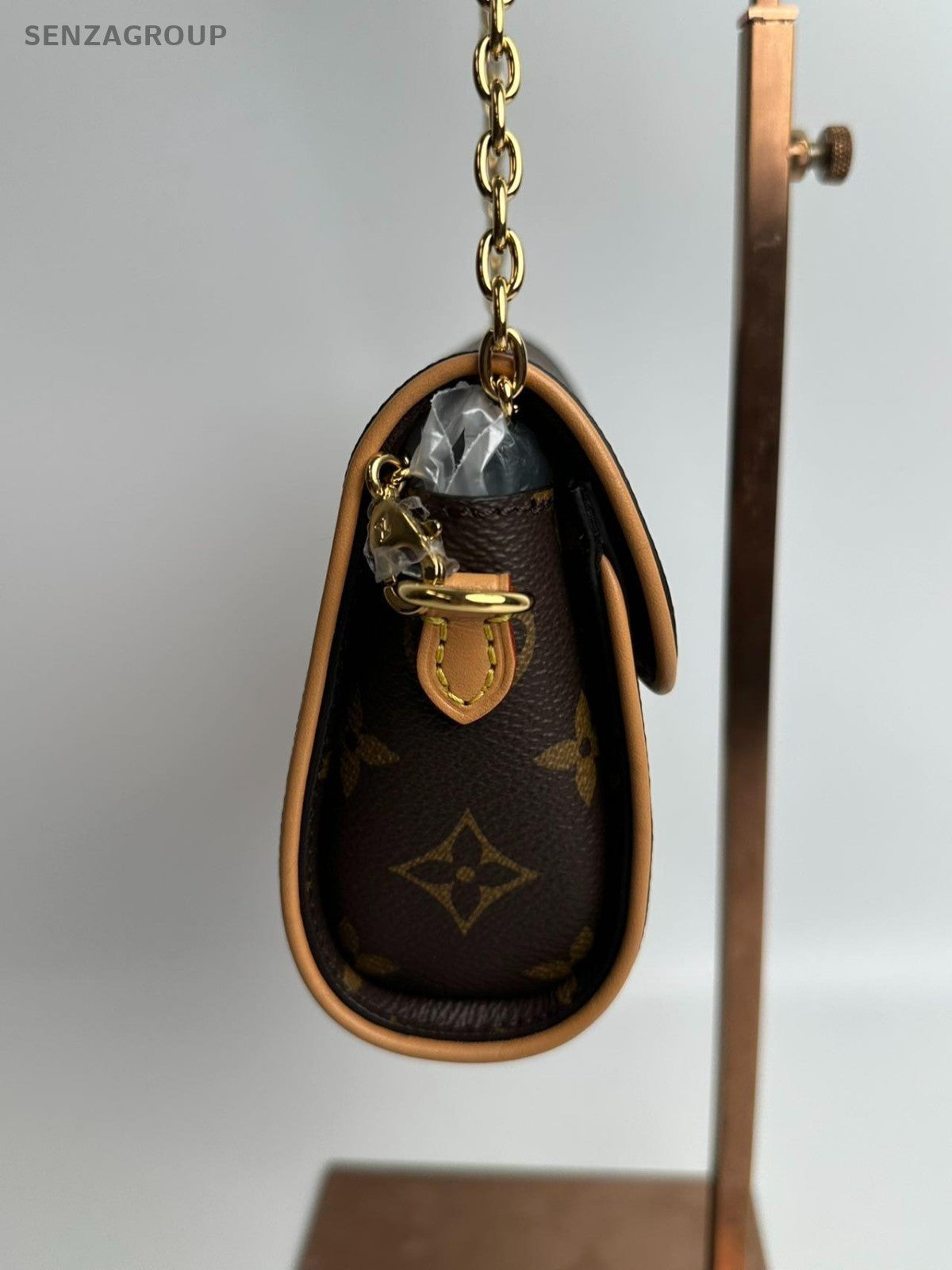 SJ0001  Louis Vuitton Pochette Camille