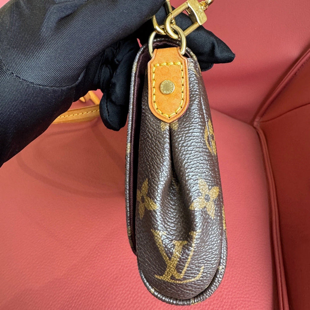 Louis Vuitton Favorite Monogram Canvas Shoulder Bag Crossbody Excellent