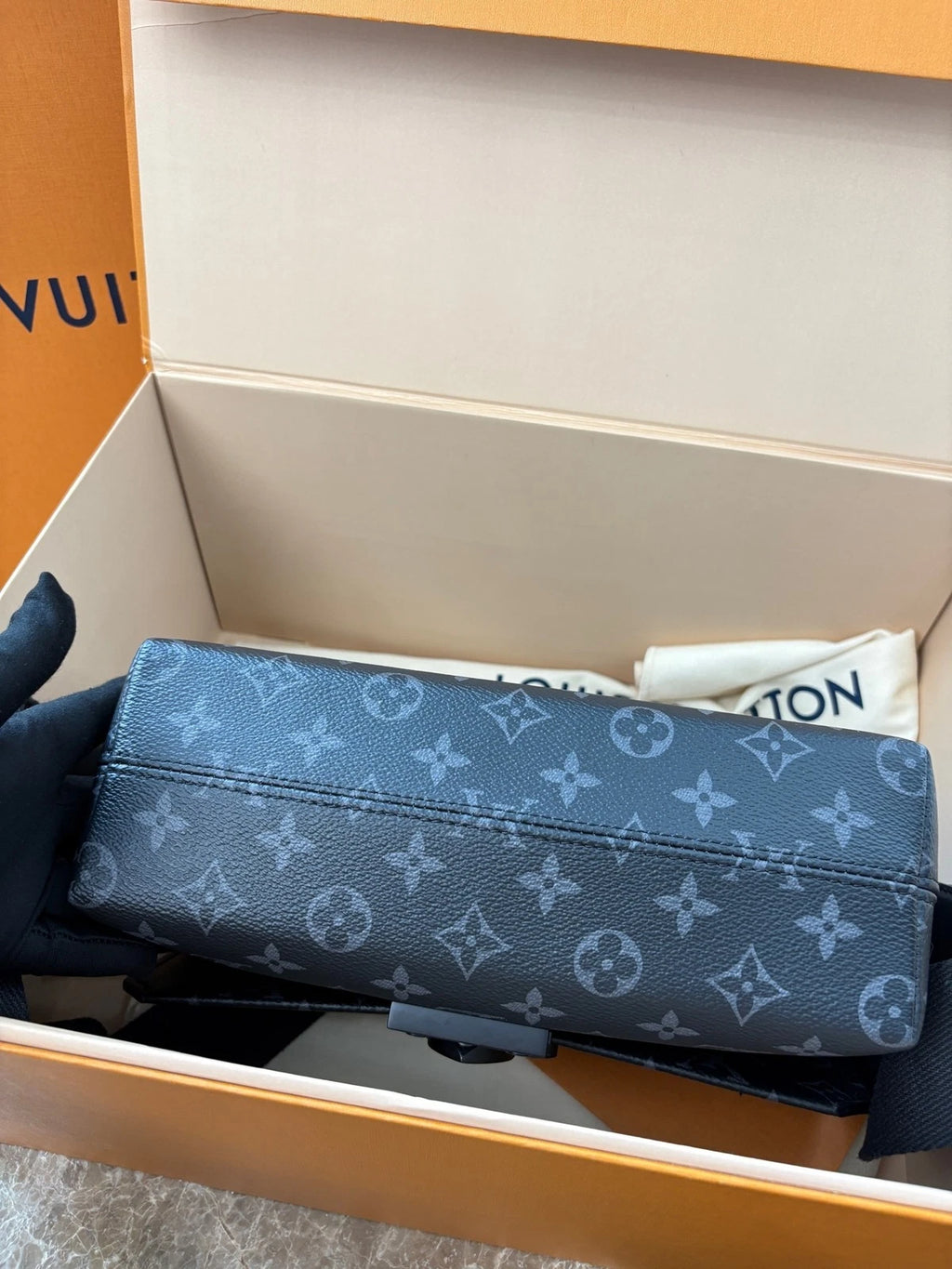 Louis Vuitton Black Canvas S-Cape Shoulder Bag For Women