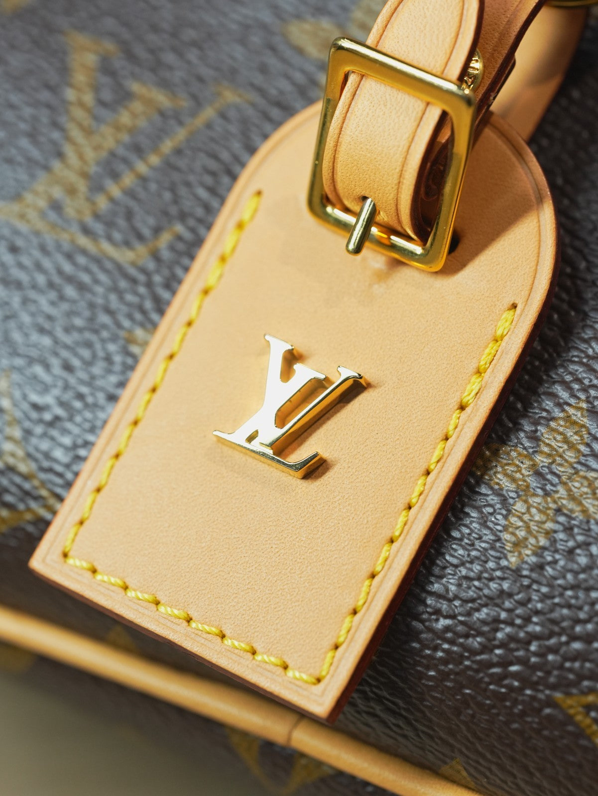 Louis Vuitton Deauville Monogram Canvas Handbag Crossbody Almost Brand NEW