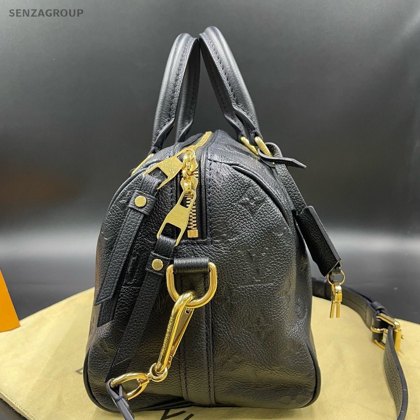 Louis Vuitton Speedy25 Monogram Top Handle Bag Crossbody Black Gold Women