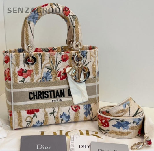 Chirstian Dior Lady D-Lite Florilegio Embroidery Handbang Almost brand new 2WAY