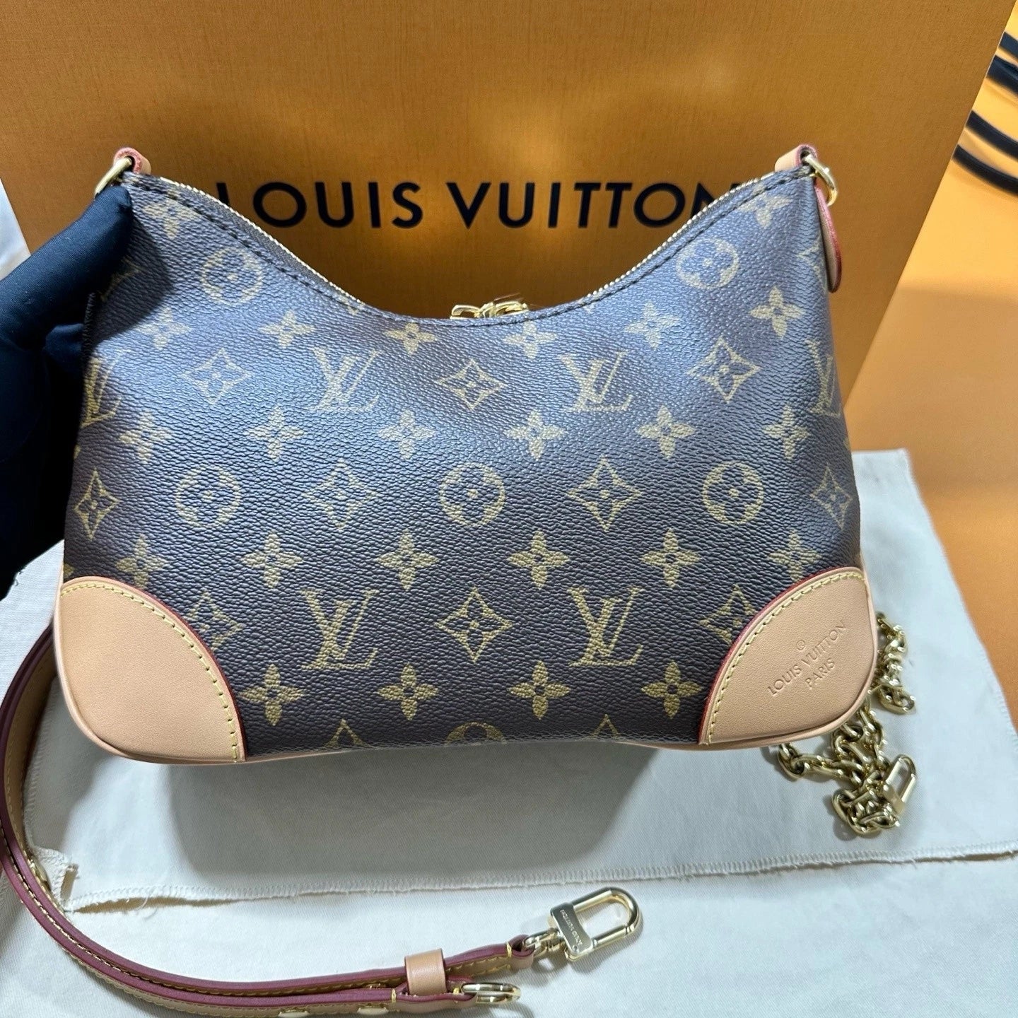 New Louis Vuitton Canvas Women's Crossbody Shoulder Bag