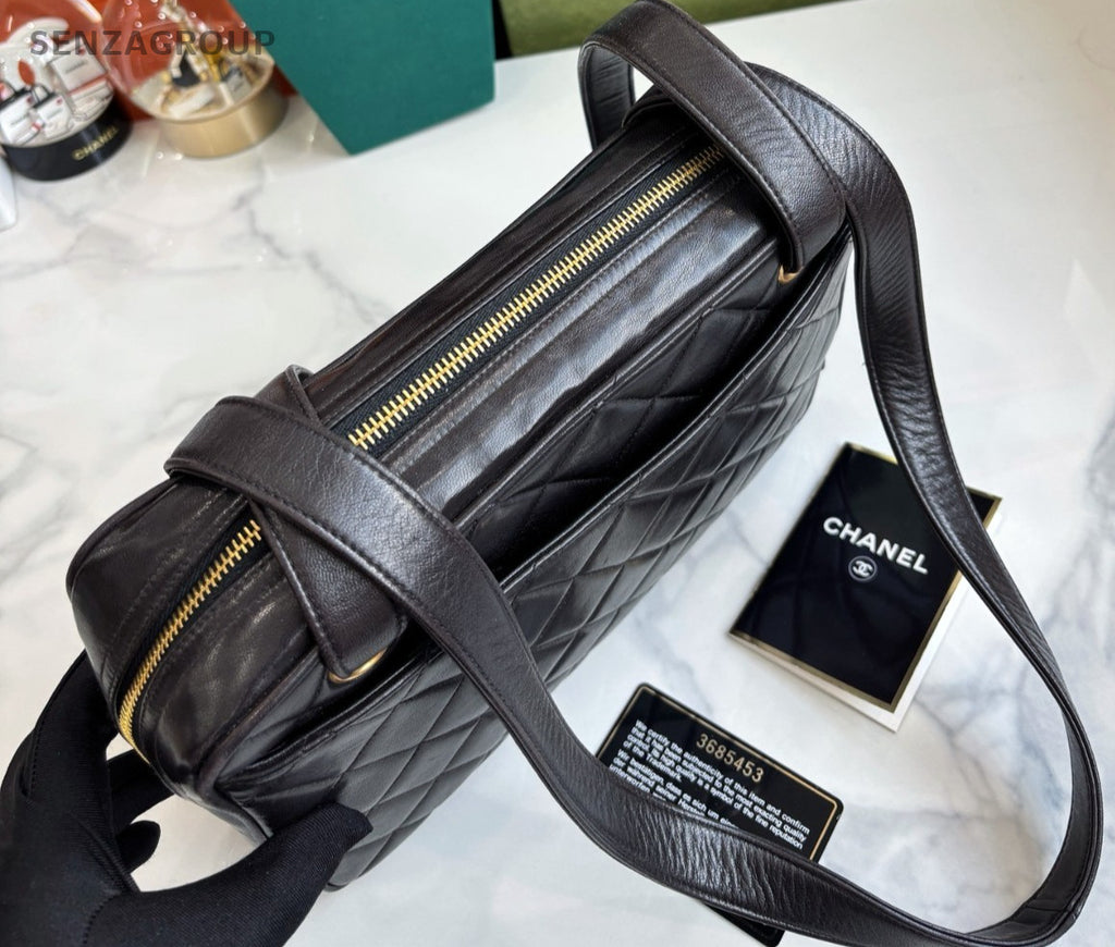 CHANEL Diamond pattern Lambskin Shoulder bag Black Gold Women