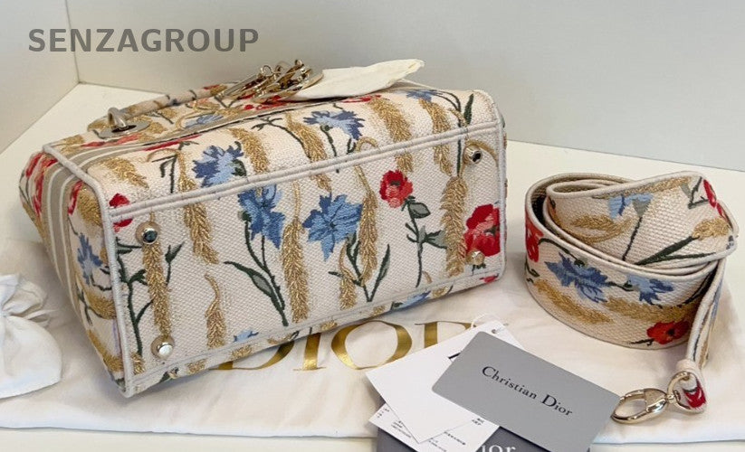 Chirstian Dior Lady D-Lite Florilegio Embroidery Handbang Almost brand new 2WAY