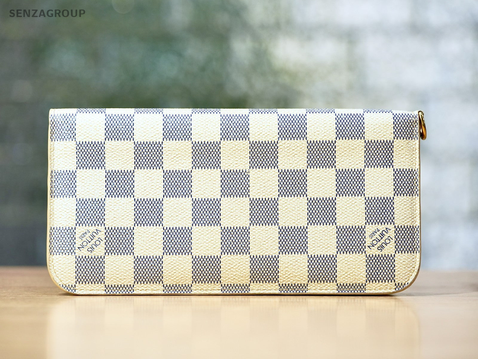 Louis Vuitton White Damier  All round zip Wallet