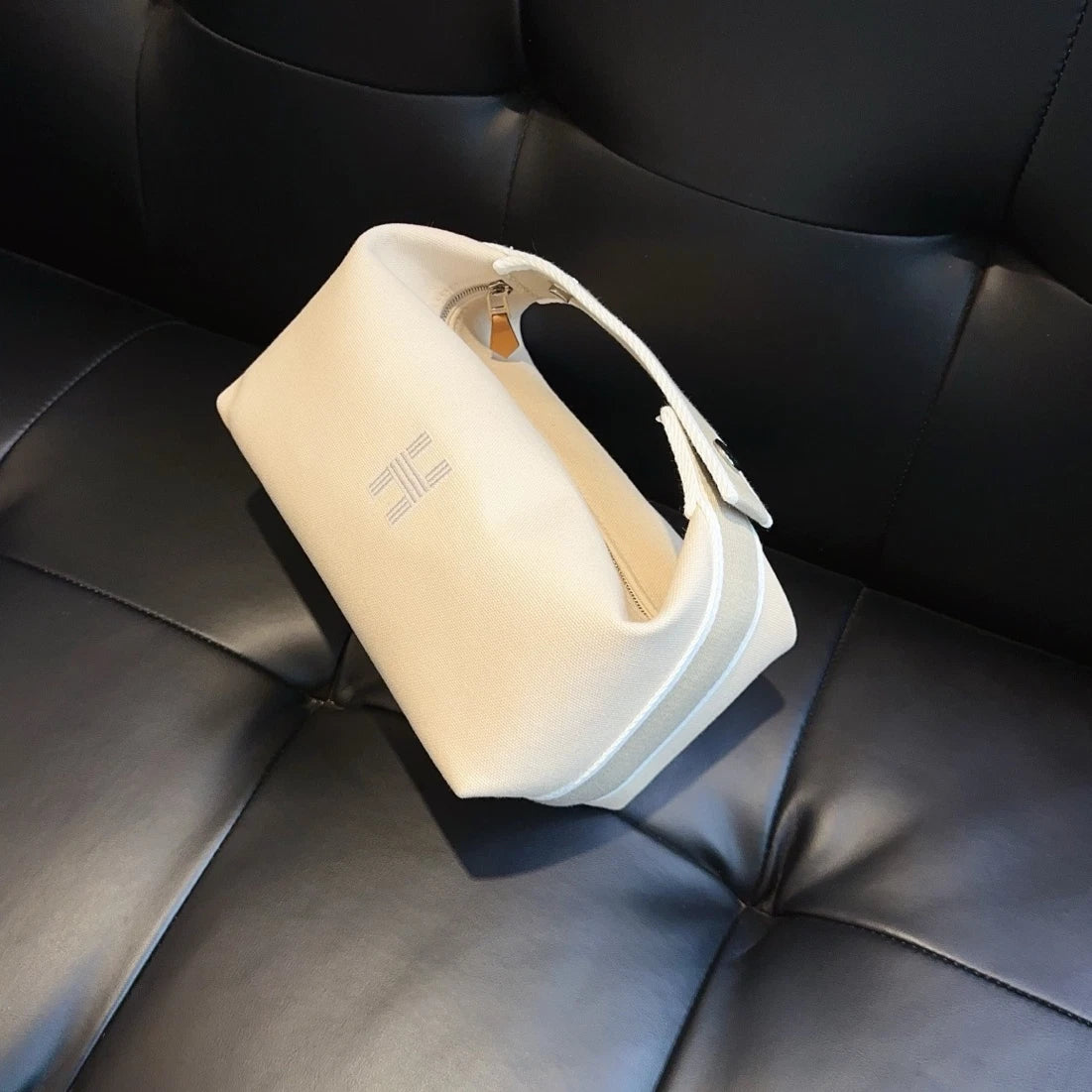 Hermes Vanity White Handbag Excellent