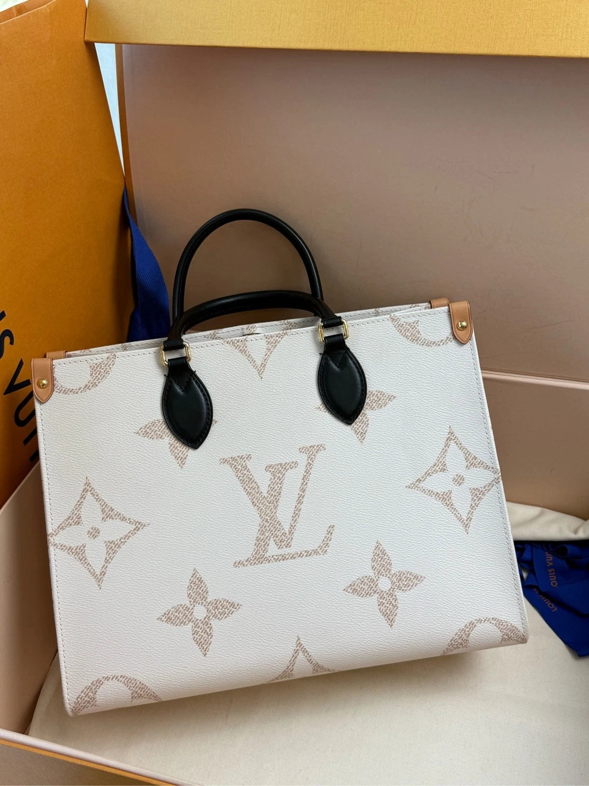 Louis Vuitton OnTheGo Medium Dune Tote Bag For Women