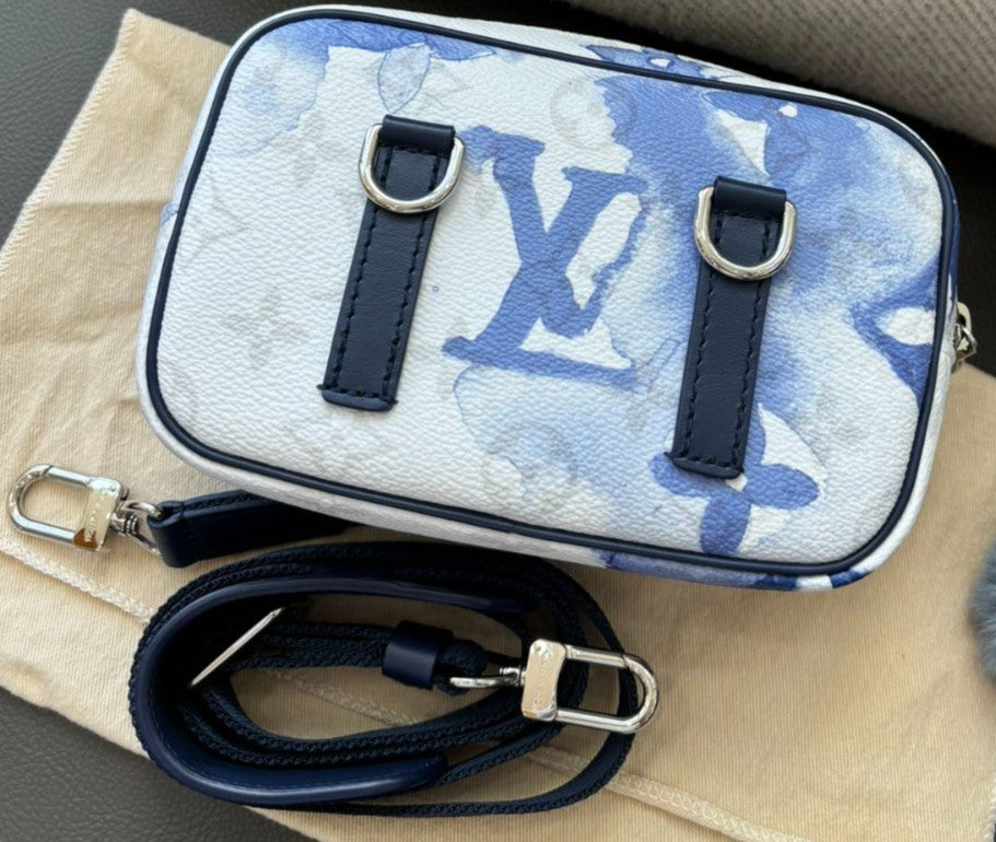 Louis Vuitton Summer Edition Camera bag Crossbody Almost Brand NEW Chip Version