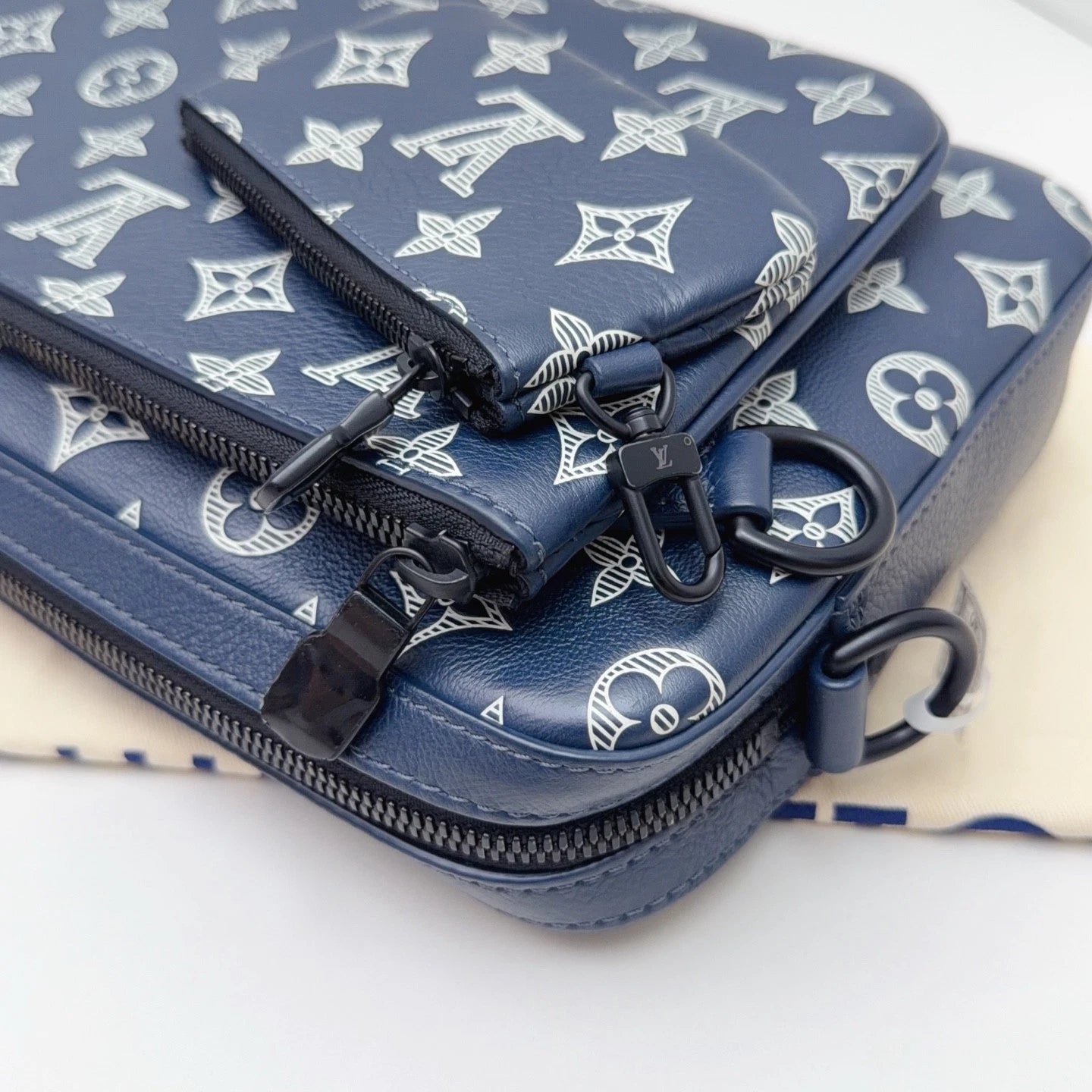 Louis Vuitton Trio Messenger Calfskin Monogram Blue Shoulder Bag Crossbody