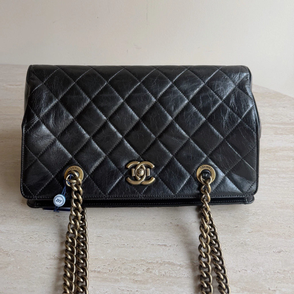Chanel Diamond Tote Gold Hardware Chain Shoulder Bag in Black Leather