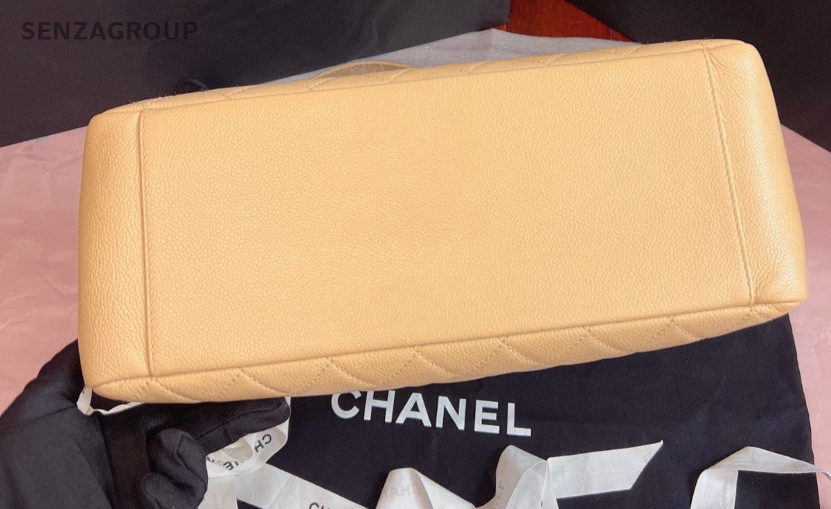 CHANEL GST Tote beige Calfskin Chain Shoulder Handbag Women Good Condition
