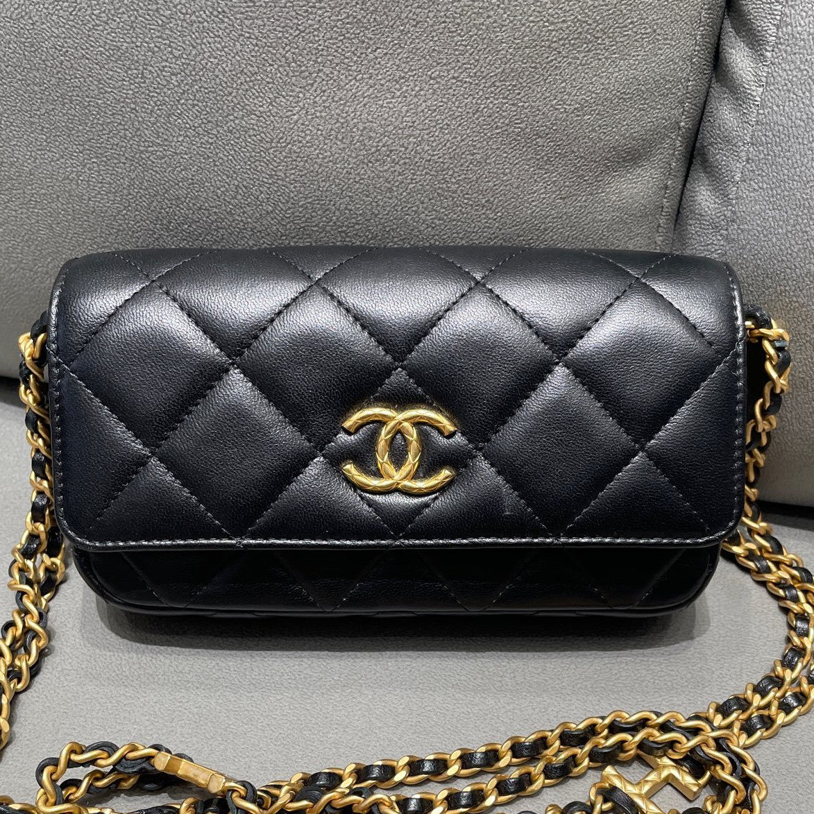 Chanel Quilted Black Gold Double Chain Shoulder Crossbody Bag Classic