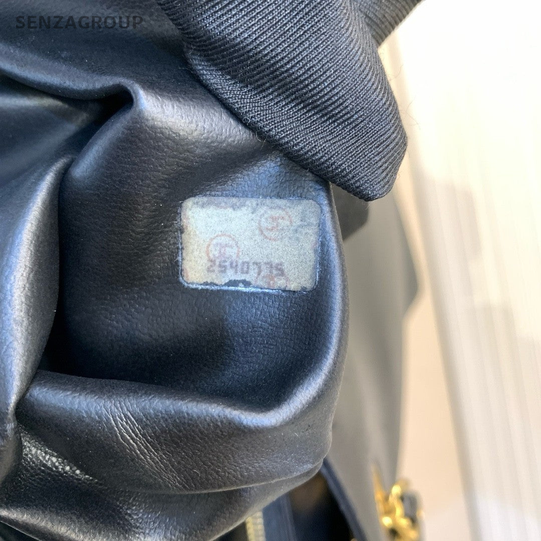 CHANEL CC logo Black gold Shoulder Handbag