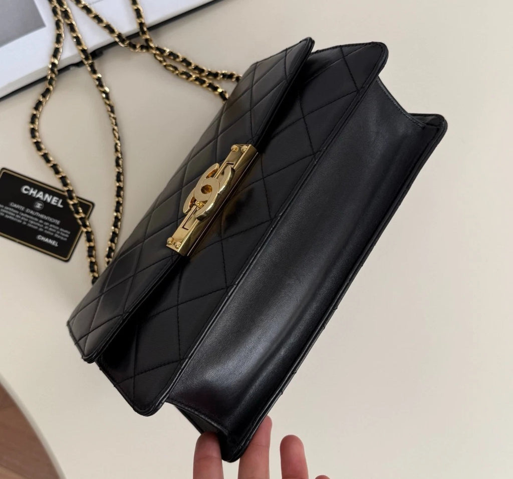 Chanel Metropolitan Diamond Chain Shoulder Crossbody Black Gold Women Classic