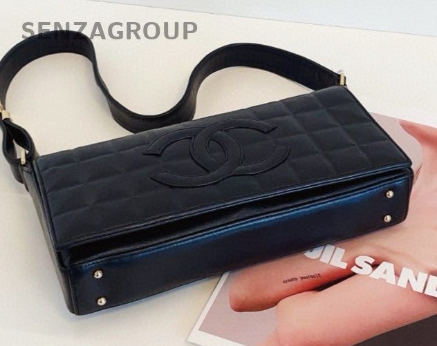 Chanel CC Logo Vintage Shoulder Bag Black Gold Women Classic