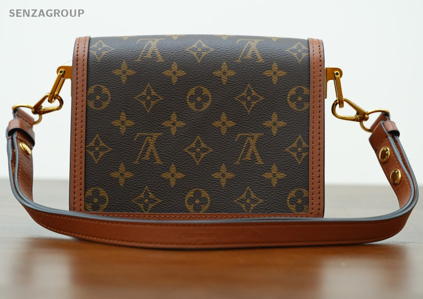 Louis Vuitton Dauphine PM Monogram Shoulder bag Crossbody Almost Brand NEW Women