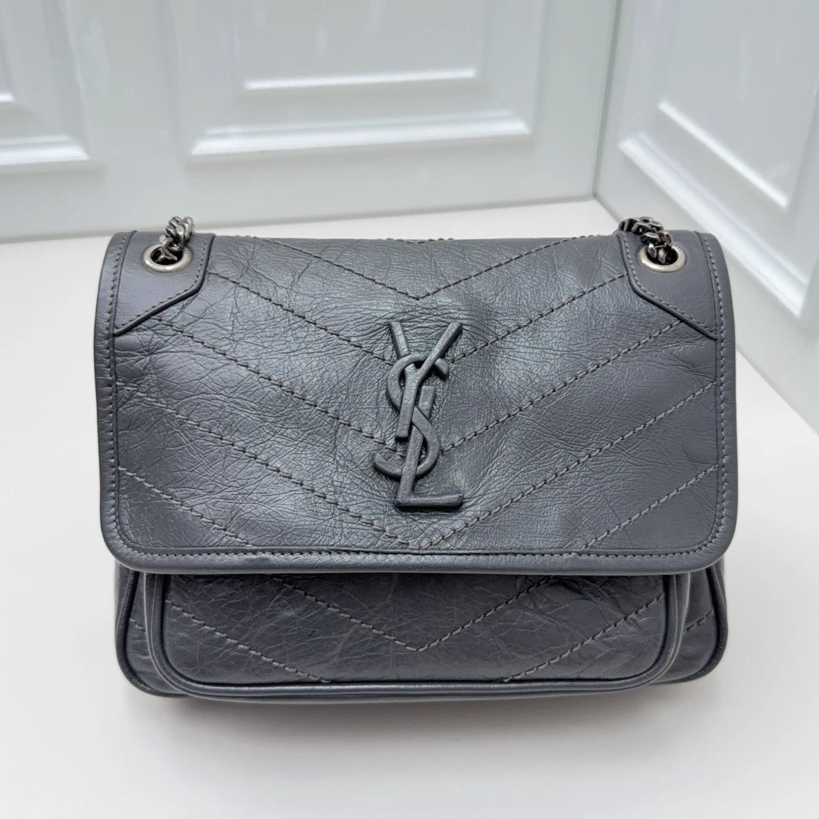 Saint Laurent Niki Gray Silver Shoulder Bag Crossbody Excellent