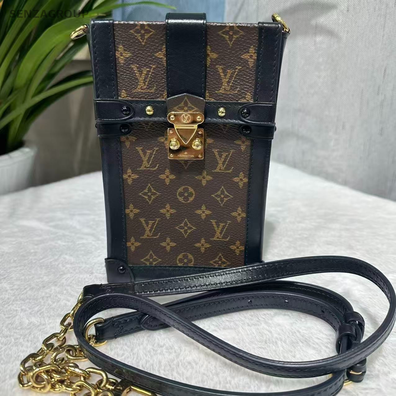 Louis Vuitton Monogram Trunk Black gold Shoulder bag Brown Women Classic