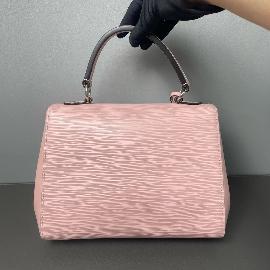 Louis Vuitton Cluny Epi Pink Crossbody Handbag Excellent