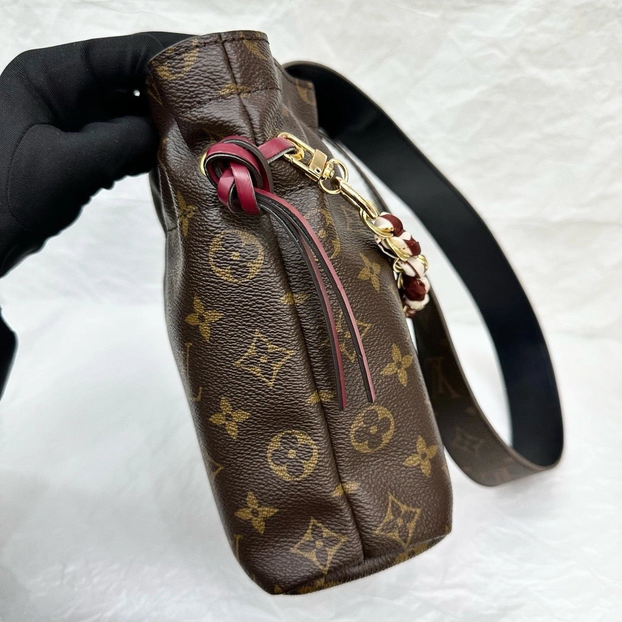 Louis Vuitton Monogram Canvas Drawstring Bucket Bag For Women