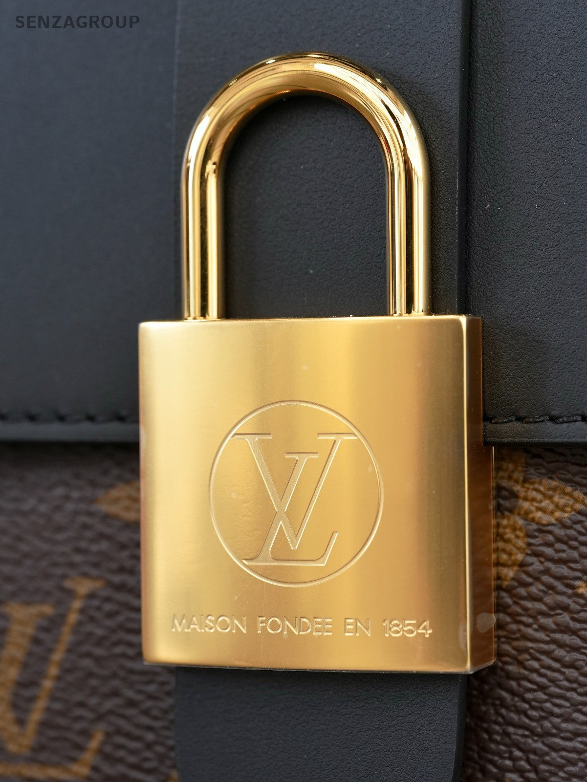 Louis Vuitton Monogram Locky BB Top handle handbag Crossbody almost Brand NEW