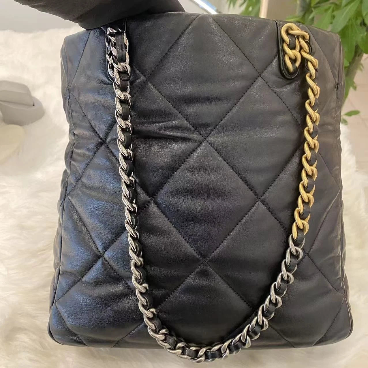 Chanel 19 Bag Tote Chain Shoulder Bag Quilted Black Gold Classic Women