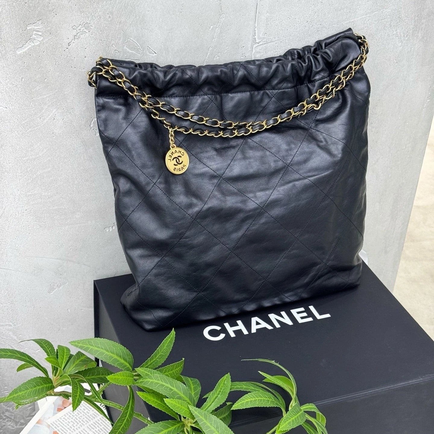 CHANEL 22Bag Black Gold Large Tote Shoulder Bag For Women