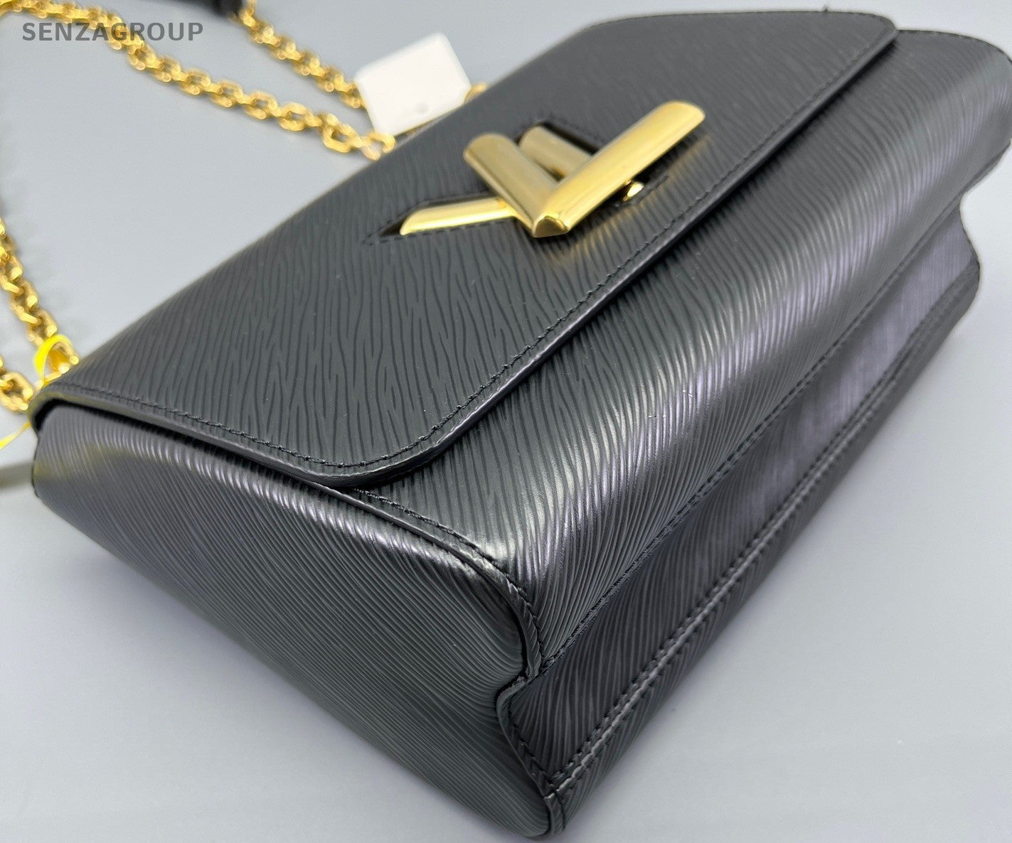 Louis Vuitton twist MM Epi Leather Shoulder Crossbody Bag Black Women