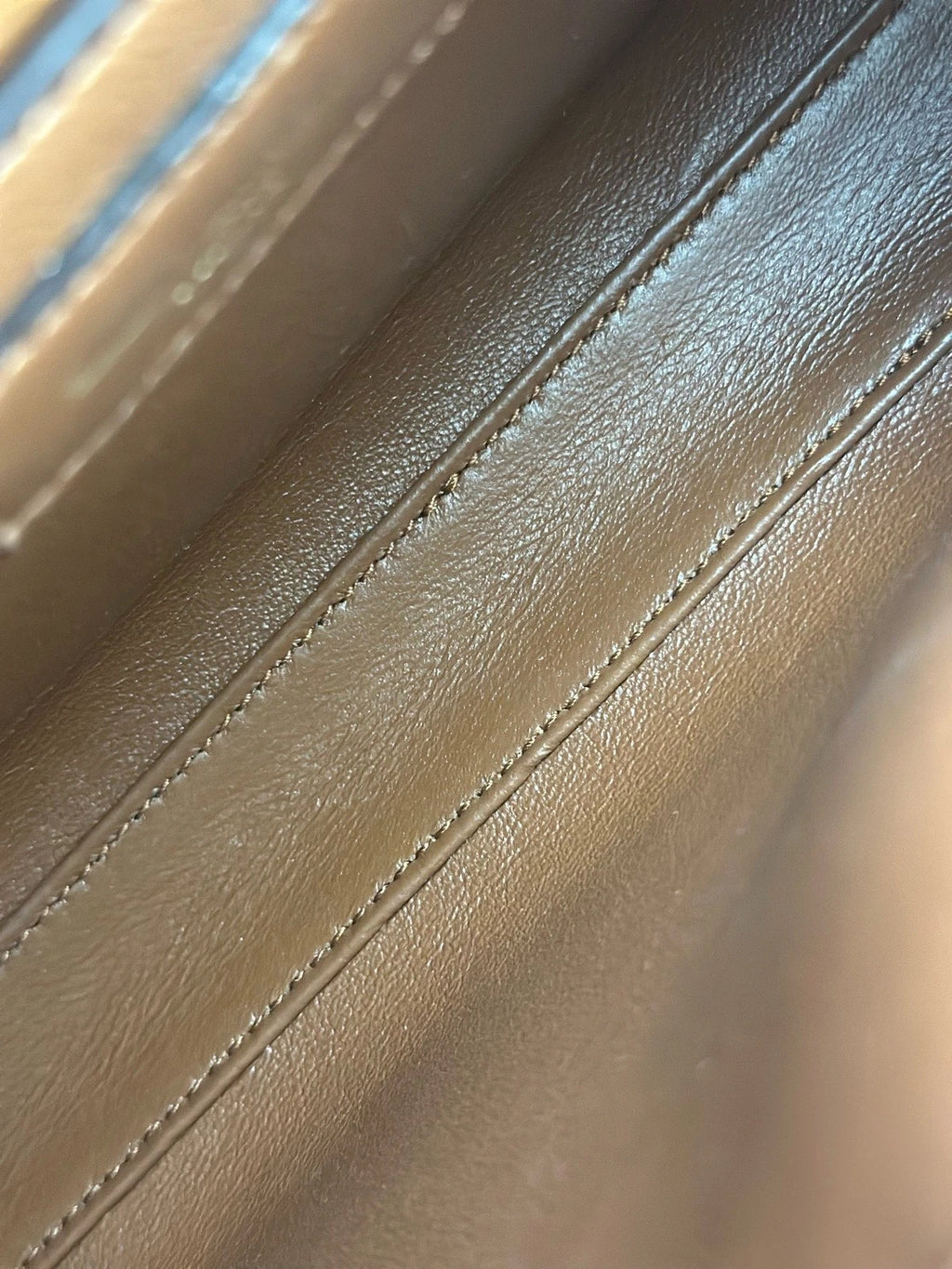 Excellent Condition Saint Laurent Manhattan Brown Shoulder Bag Gold Hardware
