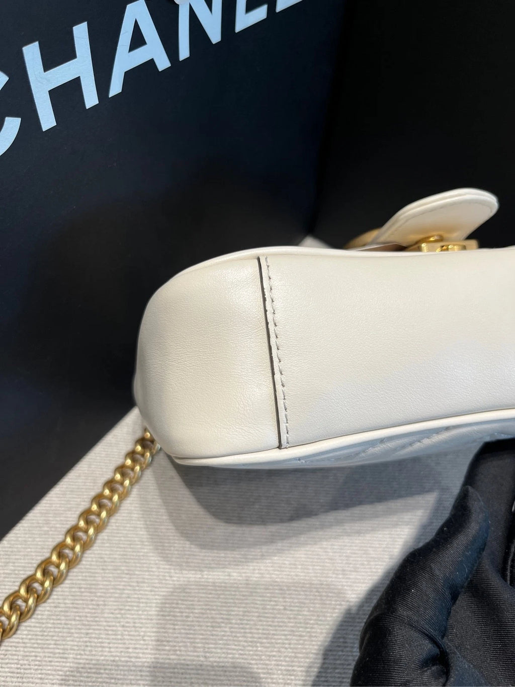 GUCCI GG Marmont 22 White Gold Leather Shoulder Crossbody Bag For Women