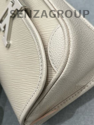 Louis Vuitton Silver Fendi Baguette Shoulder Crossbody Bag Classic Women