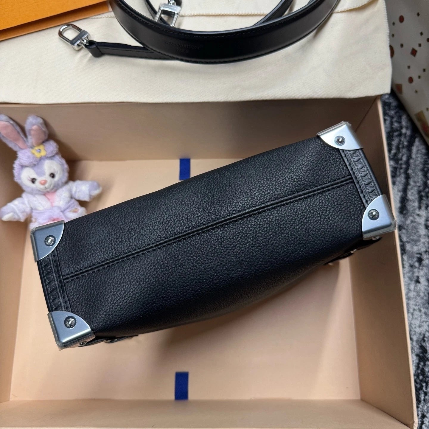 Louis Vuitton Black Leather Side Trunk MM Shoulder Bag For Women