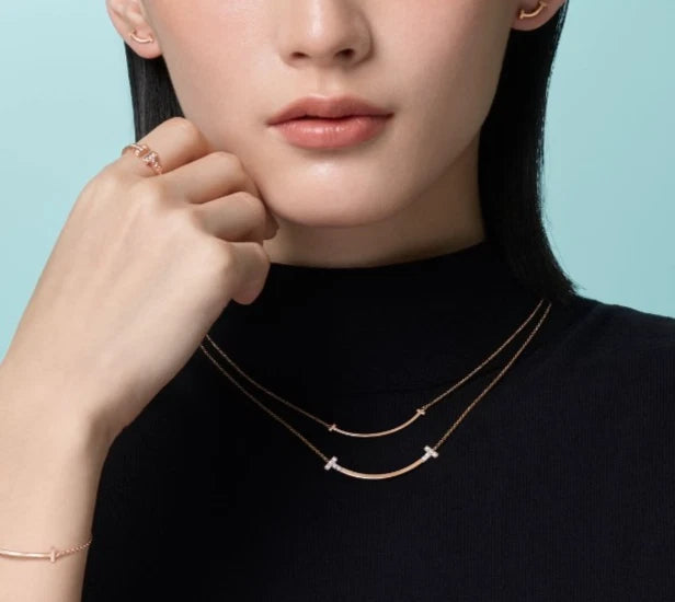 Tiffany &amp; Co. Tiffany T Small Smile Necklace 18k Rose Gold Excellent