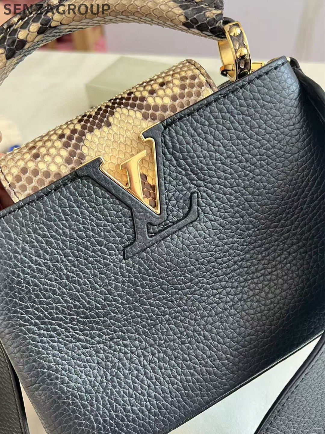 Louis Vuitton Capucines Mini Black Gold Handbag - Classic Women's Tote