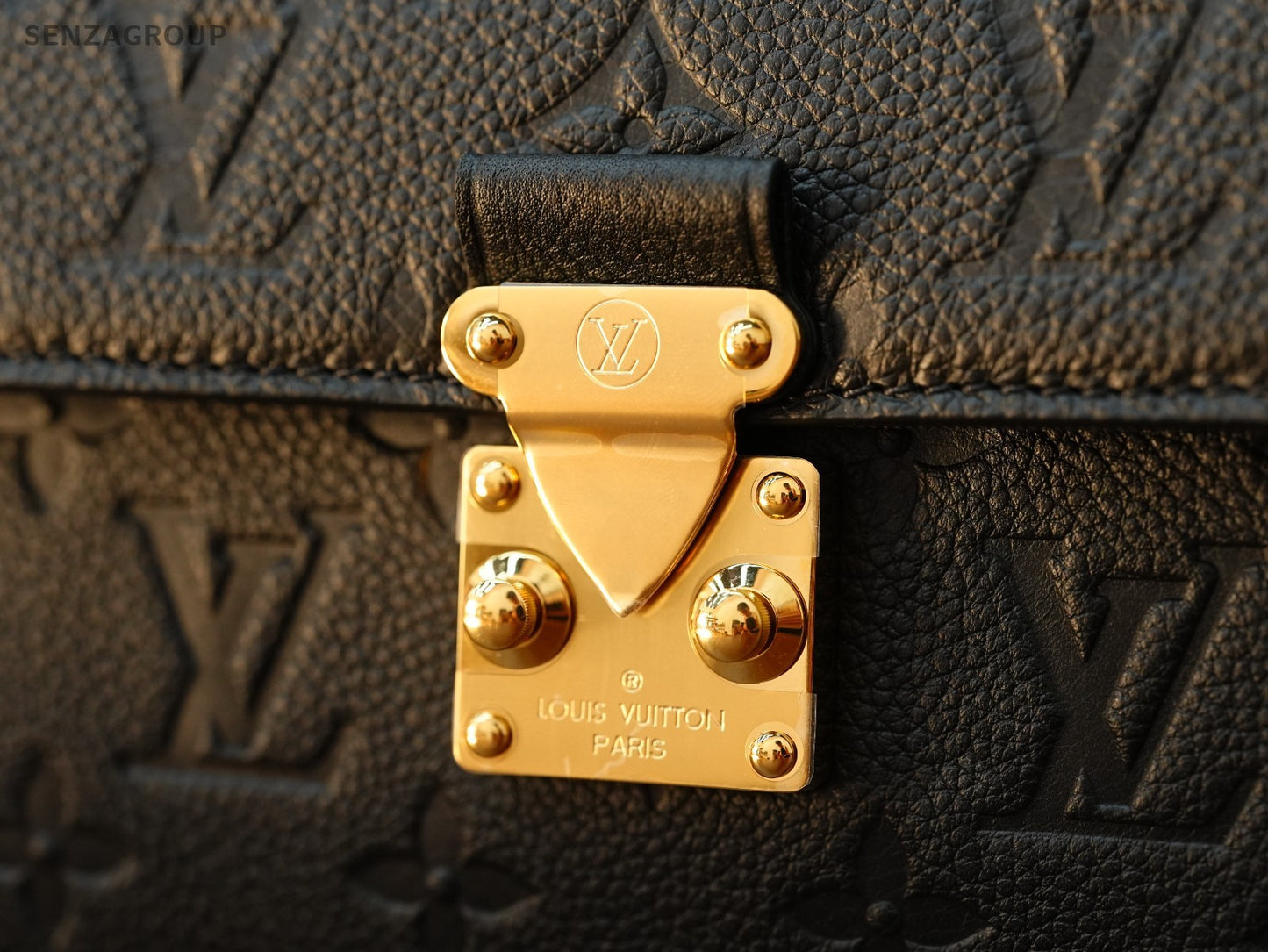 Louis Vuitton Pochette Metis Monogram Empreinte Chain bag Almost Brand NEW