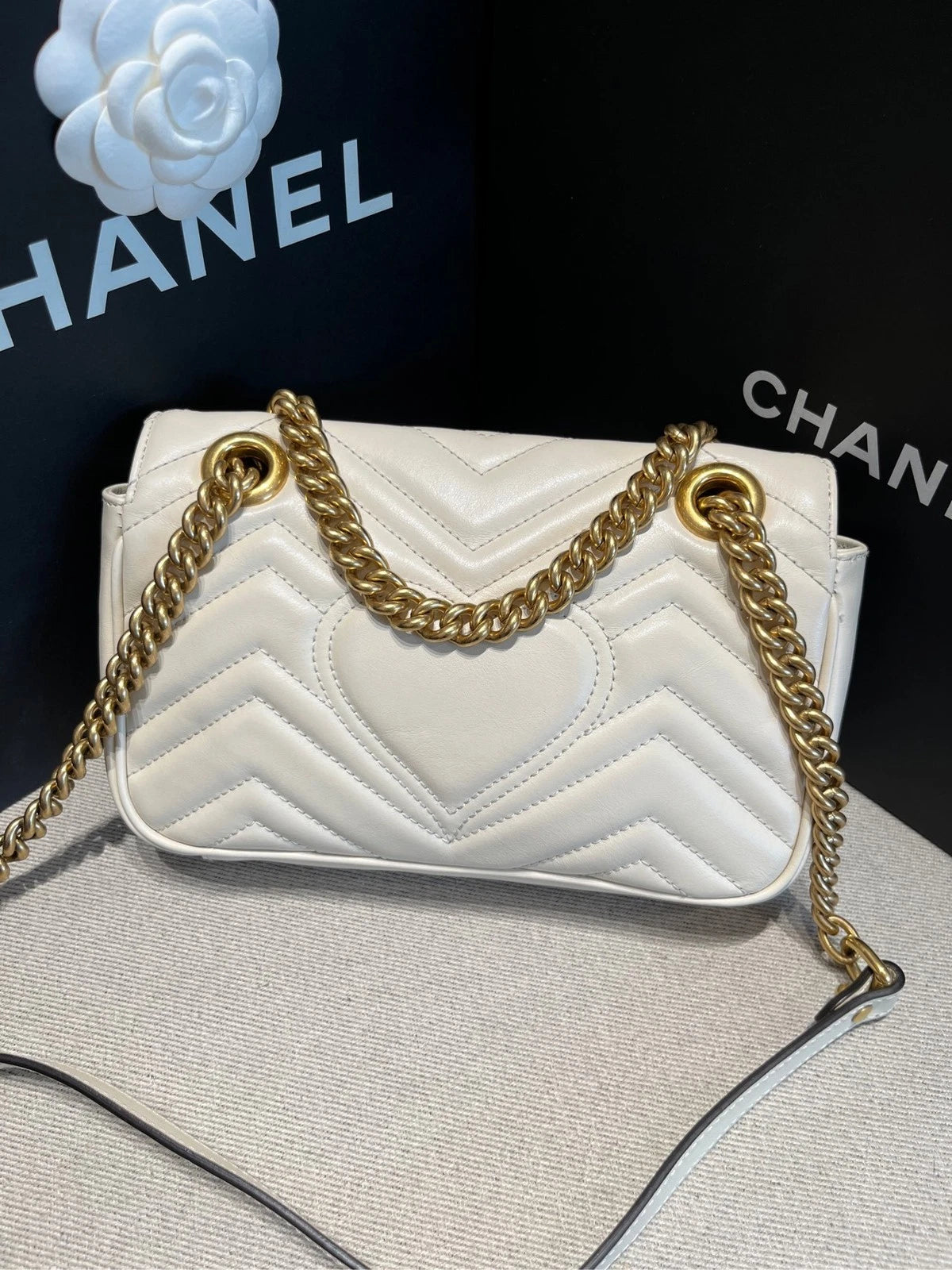 GUCCI GG Marmont 22 White Gold Leather Shoulder Crossbody Bag For Women
