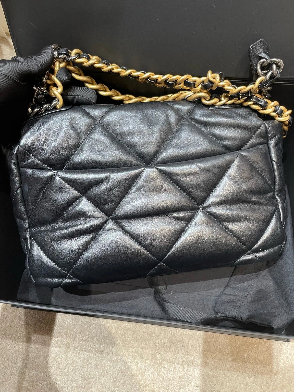 NEW CHANEL 19Bag Black Lambskin Medium Shoulder Bag For Women
