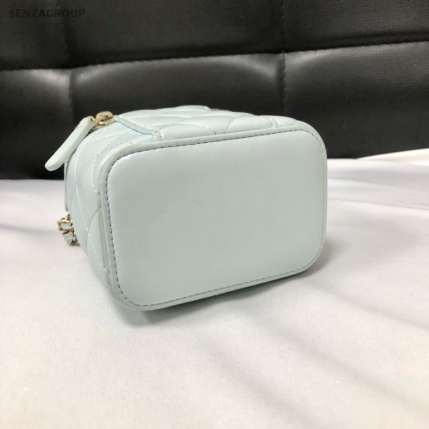 Chanel Diamond Pattern Chain Shoulder Bag Crossbody White Gold Women Classic