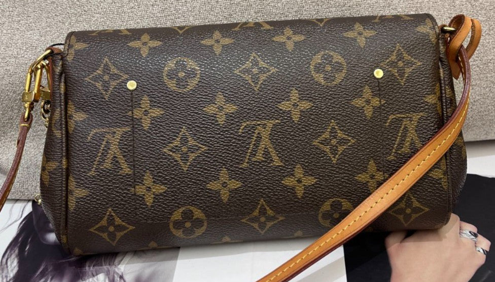Louis Vuitton Favorite PM Monogram Shoulder Bag Crossbody Brown Gold Women