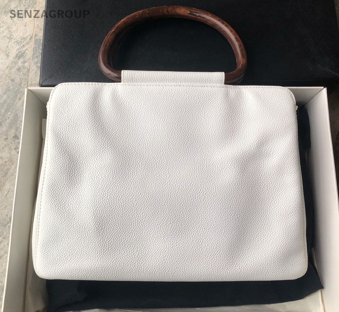 CHANEL Pear blossom wood handle Litchi peel handbag Women White